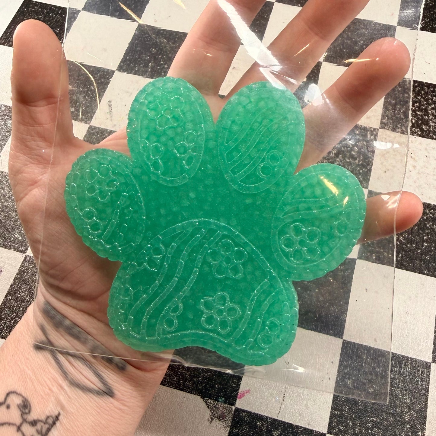 Groovy Paw • mahogany coconut