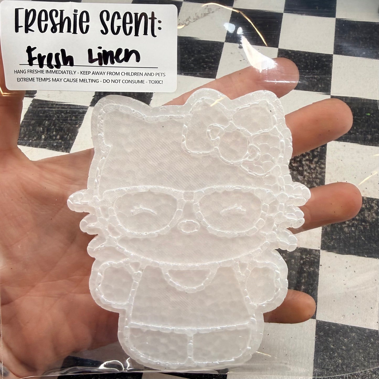 Hello Kitty w/Glasses • fresh linen